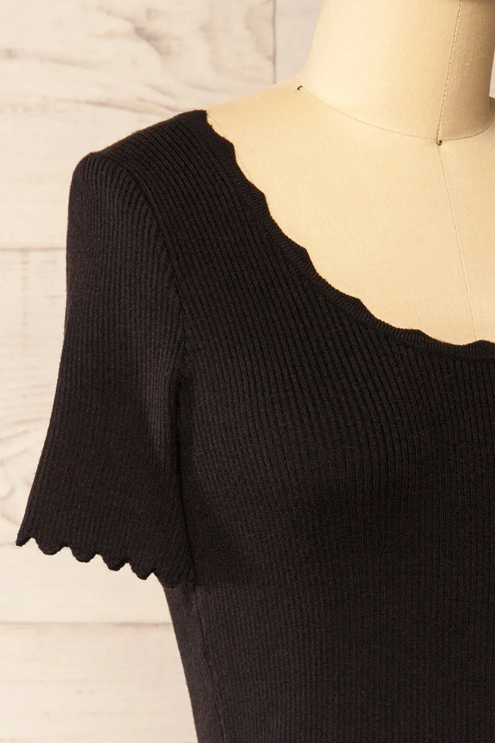 Brussels Black | Cropped Ribbed Top