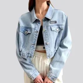 Chic denim jacket for women