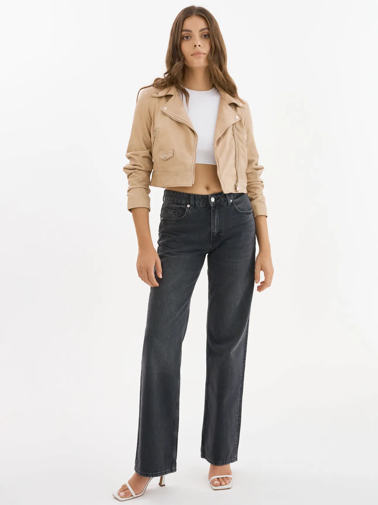 Janika Cropped Leather Jacket in Wheat