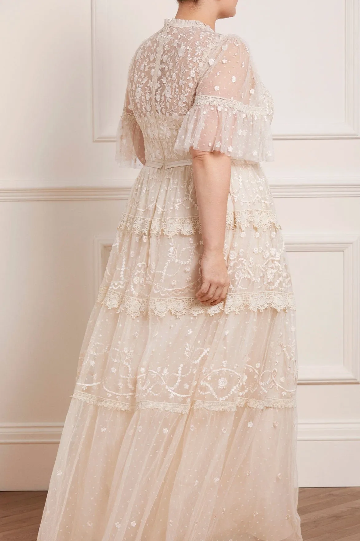 Midsummer Lace Round Neck Gown